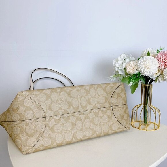 Coach CP052 City Tote In Signature Canvas IN Light Khaki Chalk Multi - Picture 5 of 7